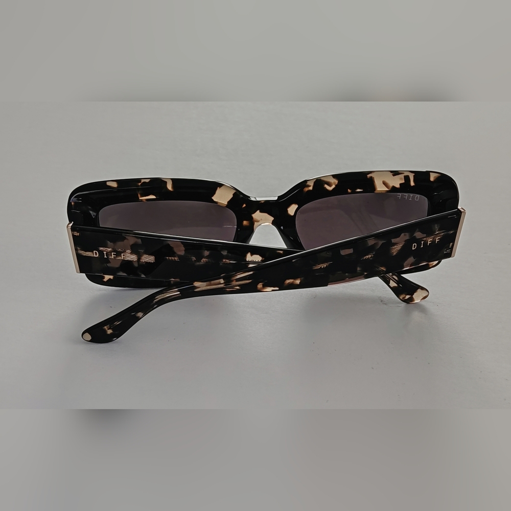 Diff Tortoise Shell Rectangular Sunglasses. 51-23… - image 2